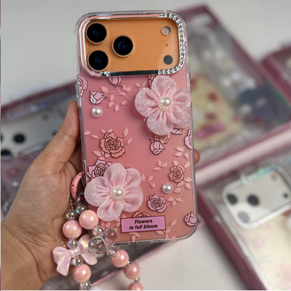 Flower 🌼 Bloom Case With Chain (NEW)