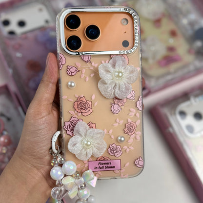 Flower 🌼 Bloom Case With Chain (NEW)