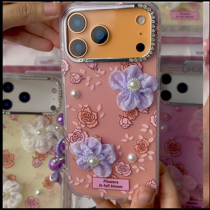 Flower 🌼 Bloom Case With Chain (NEW)