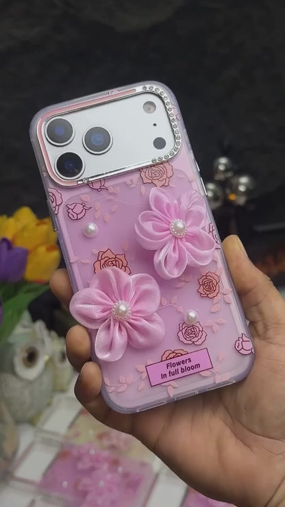 Flower 🌼 Bloom Case With Chain (NEW)